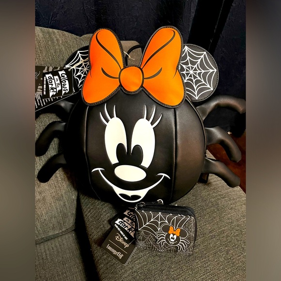 New Disney Loungefly Minnie Mouse Spider Halloween Backpack and Wallet Set main image 5